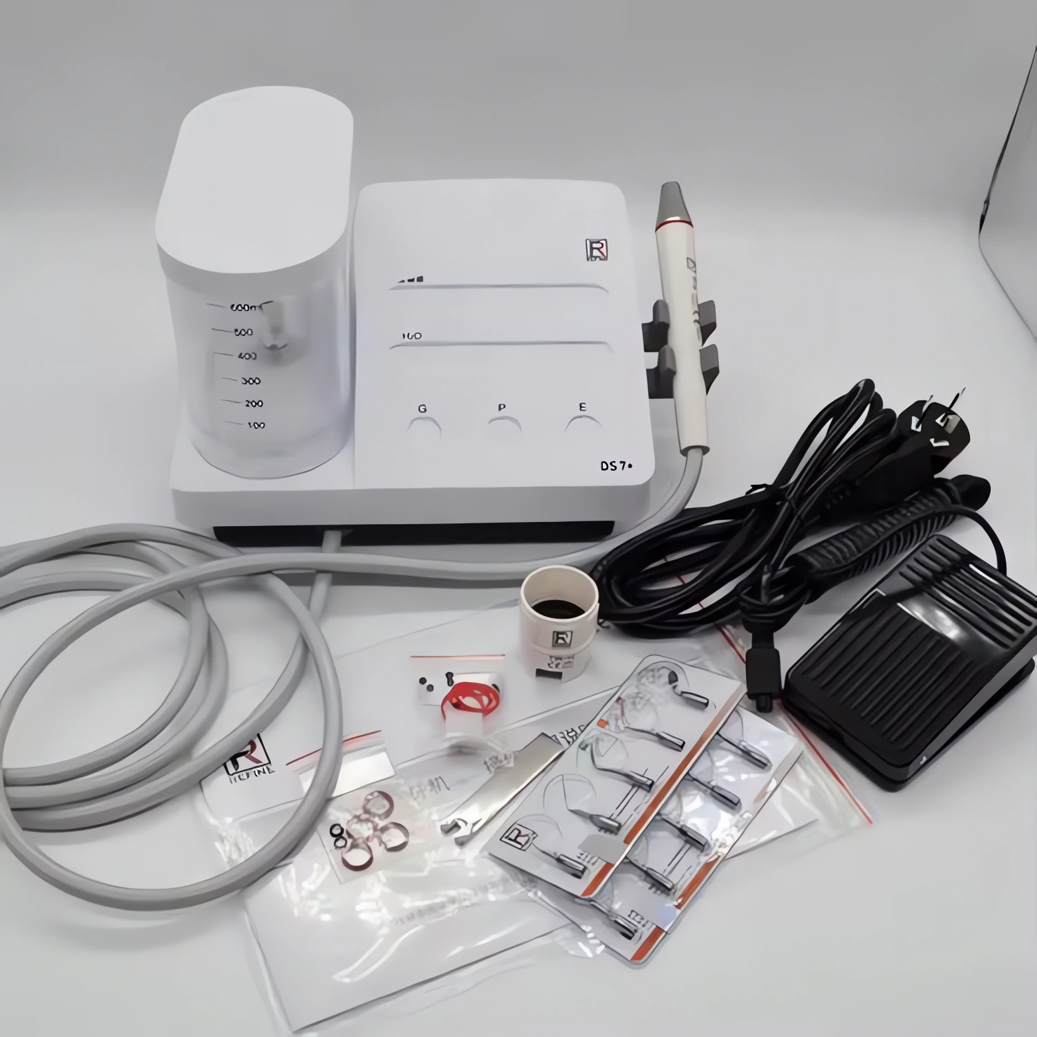Refine DS7+ Ultrasonic Scaler with Water Bottle & LED Light Fit EMS Scaler Tips